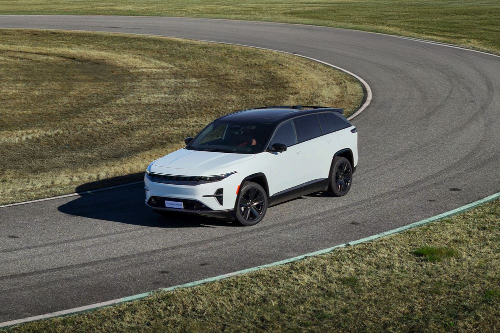 La technologie de conduite automatisée STLA AutoDrive de Stellantis permet une conduite autonome jusqu'à 60 km/h