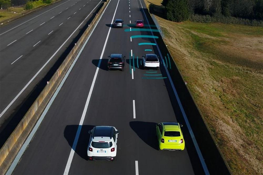 La technologie de conduite automatisée STLA AutoDrive de Stellantis permet une conduite autonome jusqu'à 60 km/h