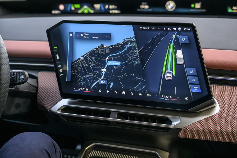 Le BMW Highway Assistant permet une conduite assistée sans les mains sur le volant sur autoroute dans un nombre croissant de pays