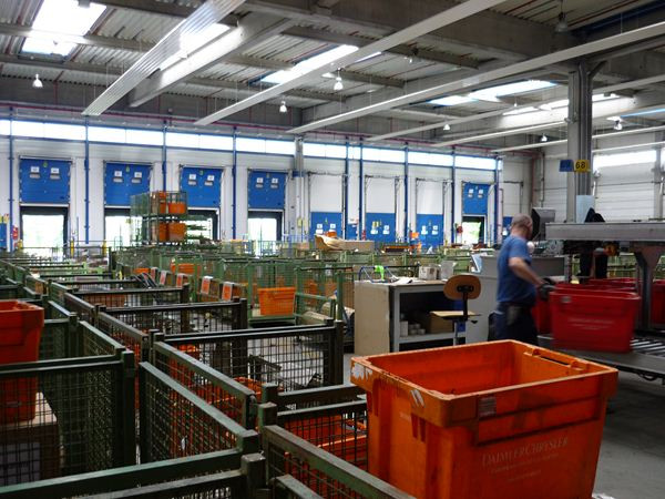 Visite au cœur du centre logistique pièces de rechange Mercedes de Valenciennes