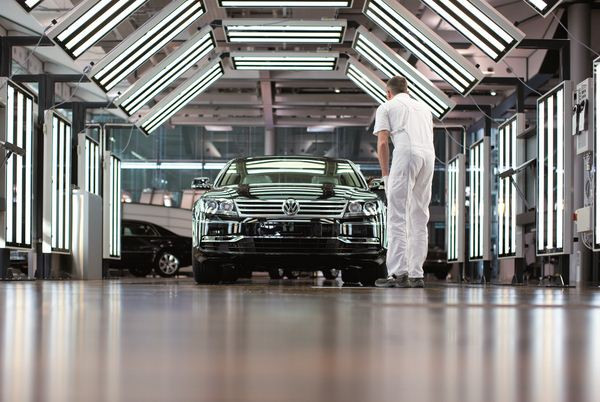 Dans les coulisses de la manufacture transparente Volkswagen de Dresde