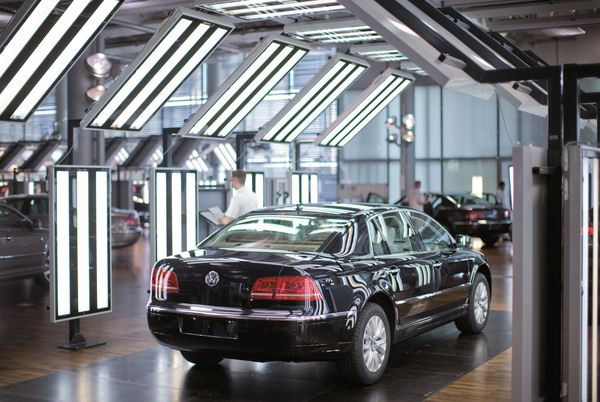 Dans les coulisses de la manufacture transparente Volkswagen de Dresde