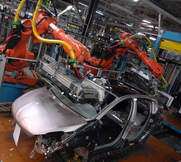 Découvrez en images le montage de la nouvelle Peugeot 208 à Poissy