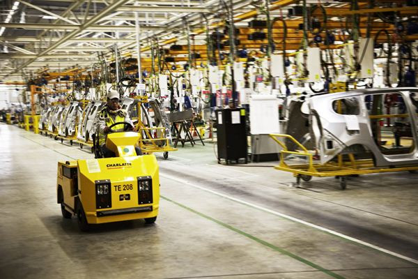 Renault-Nissan inaugure une nouvelle usine automobile marocaine à Tanger