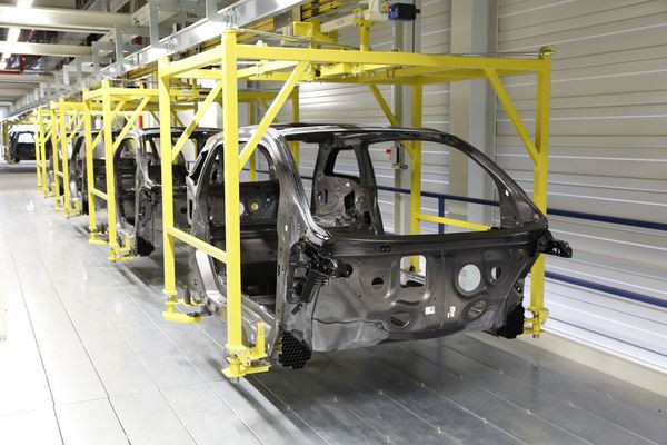 Dans les coulisses de la production de la nouvelle BMW i3 électrique