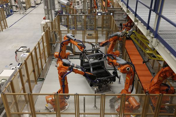 Dans les coulisses de la production de la nouvelle BMW i3 électrique