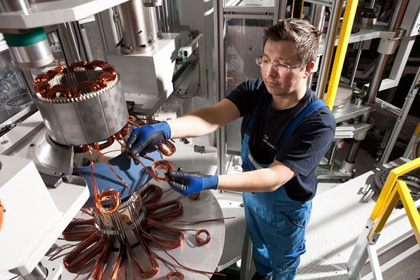 Dans les coulisses de la production de la nouvelle BMW i3 électrique