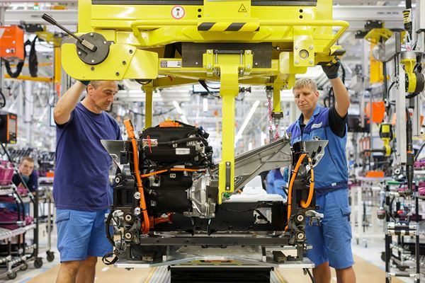 Dans les coulisses de la production de la nouvelle BMW i3 électrique