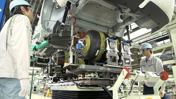 Dans les coulisses de la production de la Toyota Mirai à pile à combustible à hydrogène