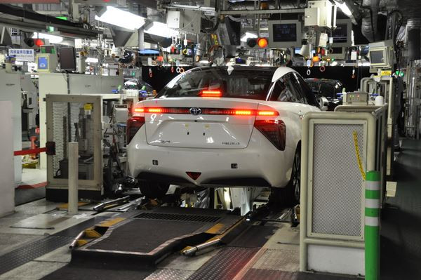 Dans les coulisses de la production de la Toyota Mirai à pile à combustible à hydrogène