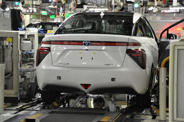 Dans les coulisses de la production de la Toyota Mirai à pile à combustible à hydrogène