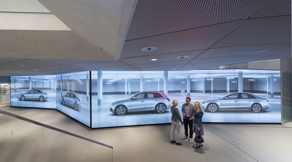 Le concept Audi City permet de présenter la gamme Audi dans un format digital