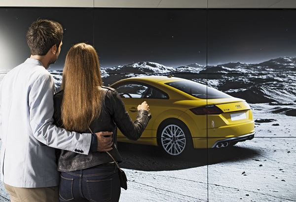 Le concept Audi City permet de présenter la gamme Audi dans un format digital