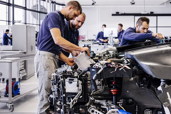 Visite au sein de l’atelier de production de la Bugatti Chiron