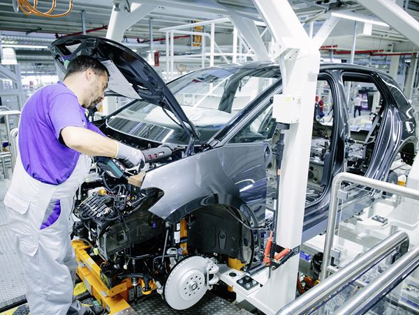 L'usine de production de véhicules Volkswagen de Zwickau est convertie à l’électrique