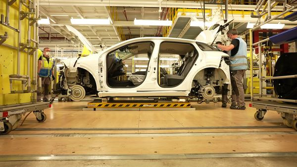 L’usine Renault de Douai fait sa métamorphose électrique