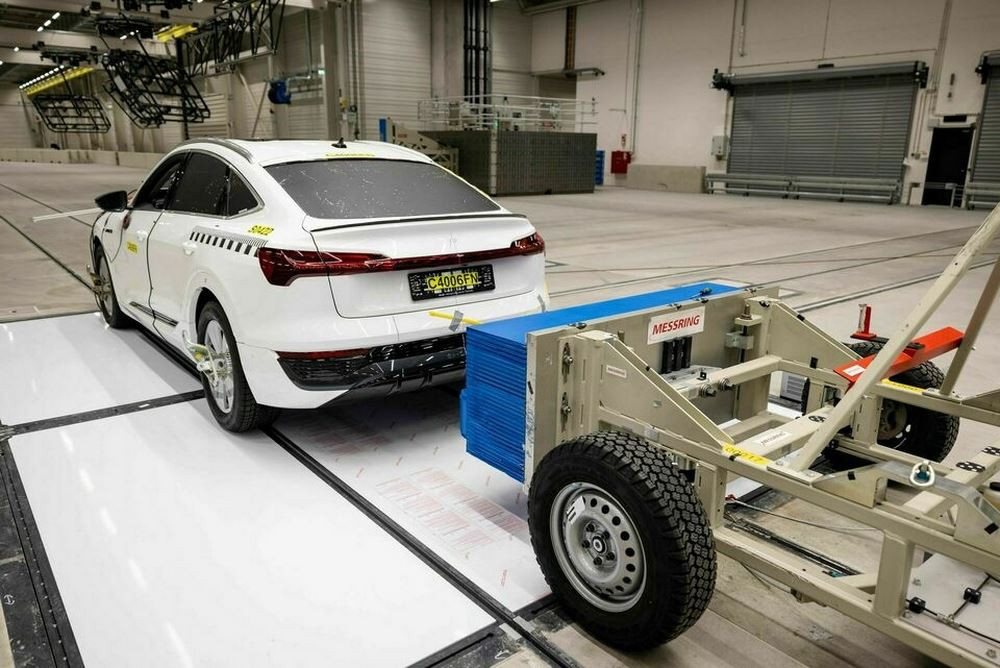Le centre de sécurité automobile Audi permet des tests de collision à la pointe de la technologie