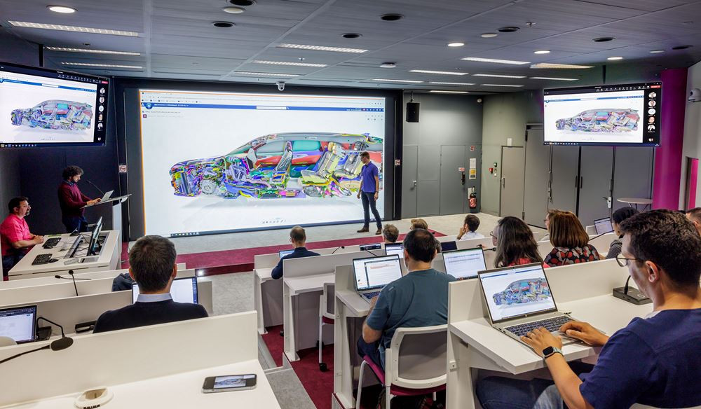 Un centre entièrement dédié à la simulation de conduite et à la simulation immersive