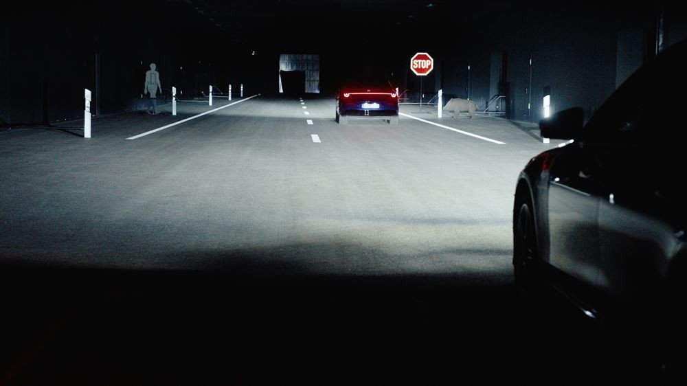 Le centre d'essais d'éclairage de Mercedes-Benz permet de tester les systèmes de phares