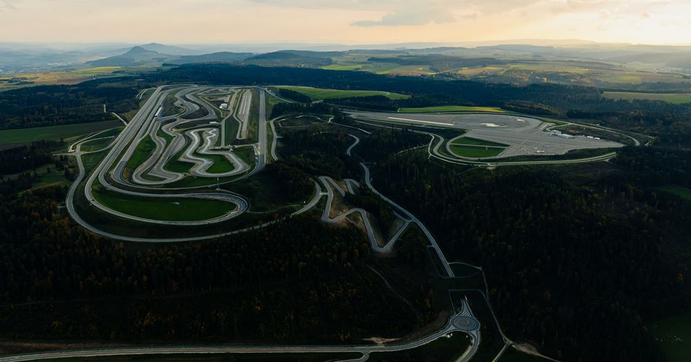Le terrain d'essai Mercedes-Benz d'Immendingen comprend 86 kilomètres de pistes