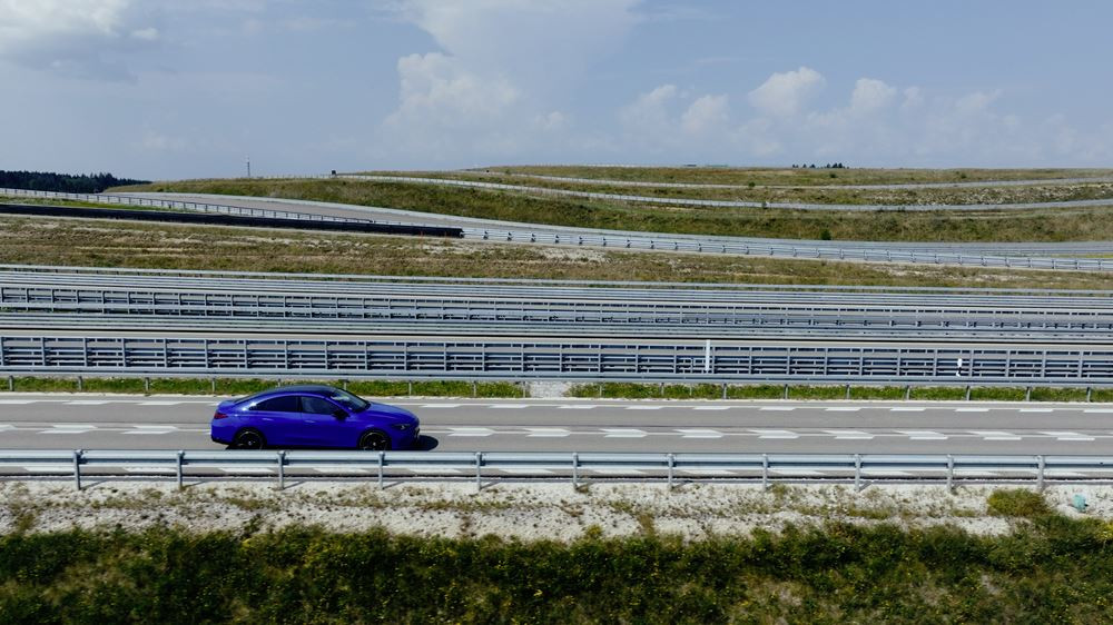 Le terrain d'essai Mercedes-Benz d'Immendingen comprend 86 kilomètres de pistes