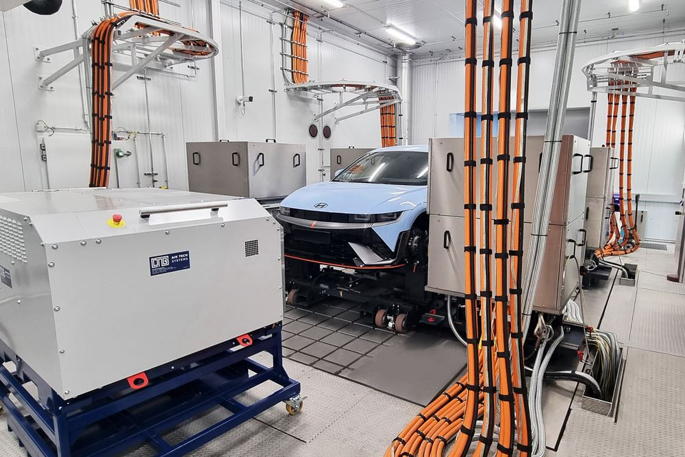 La chambre semi-anéchoïque Hyundai permet de réaliser des essais sur le niveau de bruits et vibrations