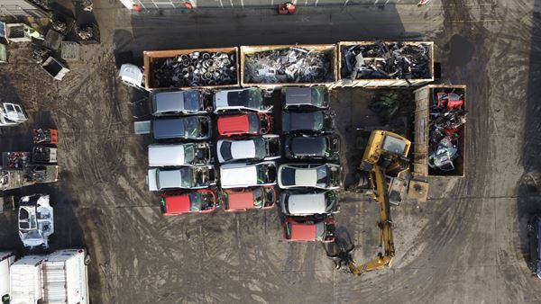 Les centres de recyclage valorisent plus de 95% de la masse de chaque véhicule