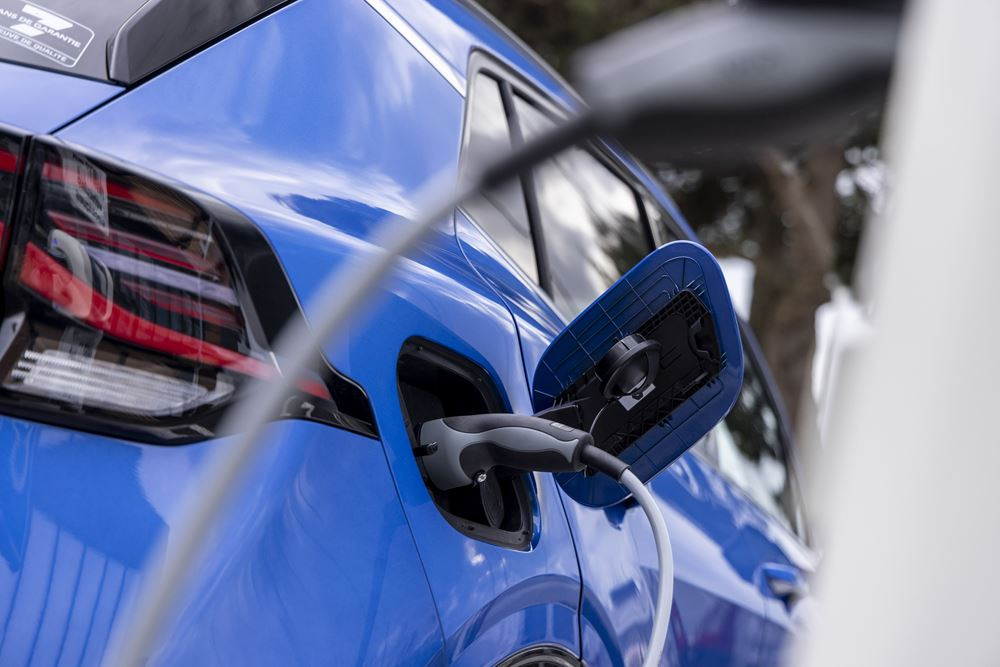 Le marché des véhicules électriques d'occasion souffre d'un déséquilibre entre une offre surabondante et une demande limitée
