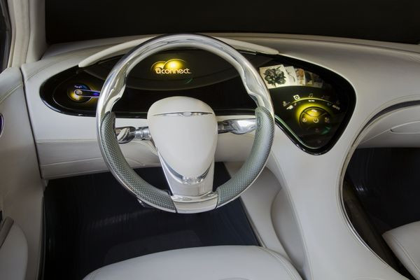 La Chrysler 200C EV Concept dispose d’une autonomie en mode électrique d’environ 64 km