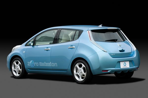 Nissan dévoile la voiture électrique Leaf