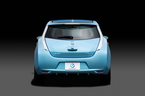 Nissan dévoile la voiture électrique Leaf