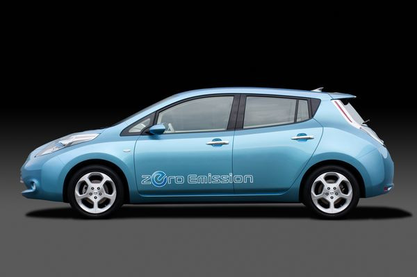 Nissan dévoile la voiture électrique Leaf