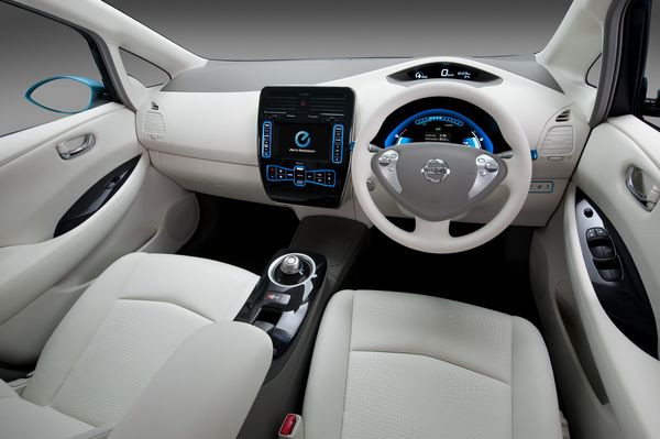 Nissan dévoile la voiture électrique Leaf