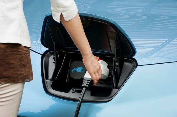 Nissan dévoile la voiture électrique Leaf