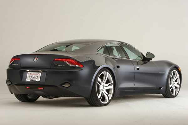 Premiers tours de roues pour la Fisker Karma hybride rechargeable à Monterey le 15 août
