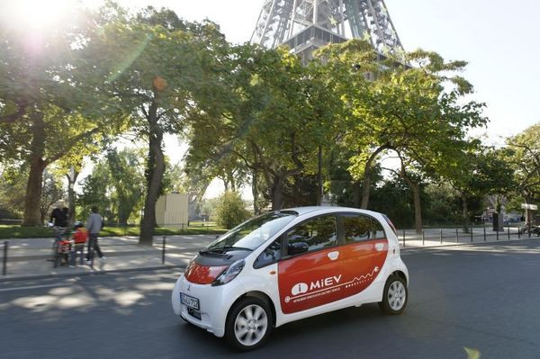 Mitsubishi fait essayer au public la i-MiEV électrique à partir du 26 octobre