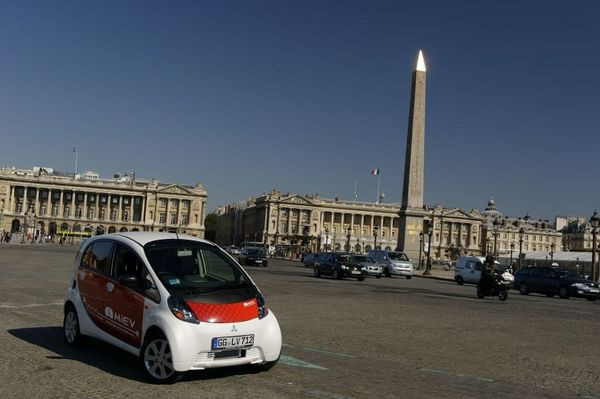 Mitsubishi fait essayer au public la i-MiEV électrique à partir du 26 octobre