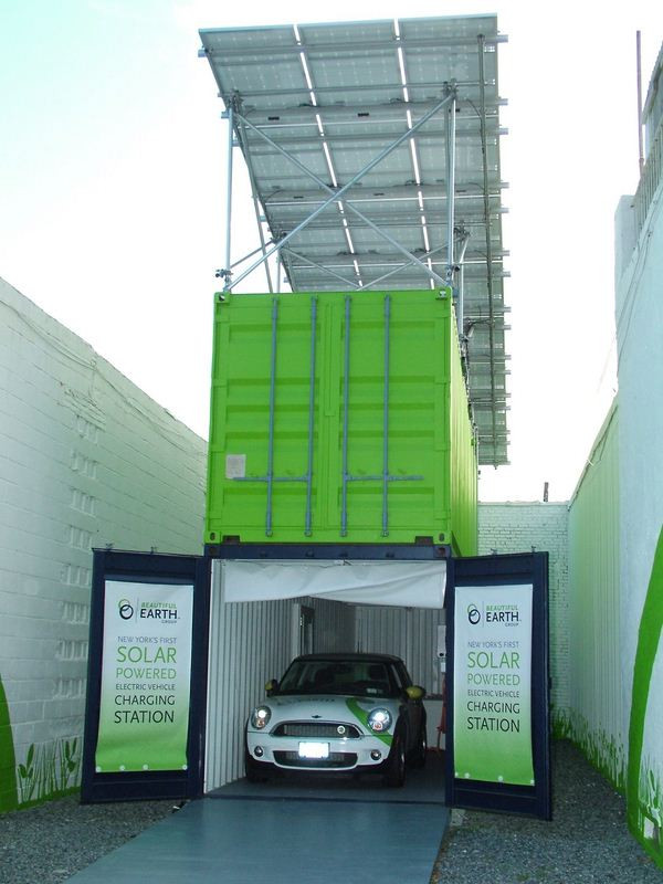 Beautiful Earth construit la première station de recharge solaire de véhicules électriques de New York