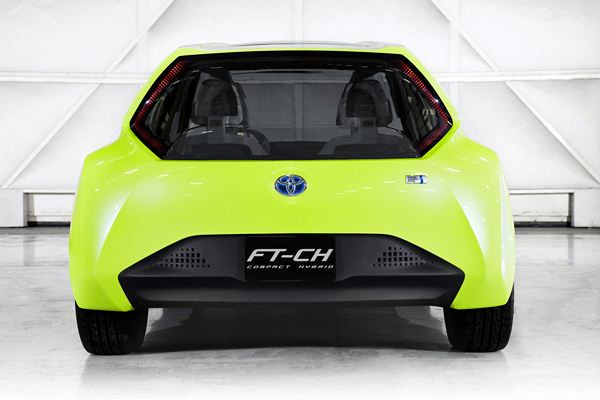 Toyota dévoile un concept hybride FT-CH au salon de l'automobile de Détroit