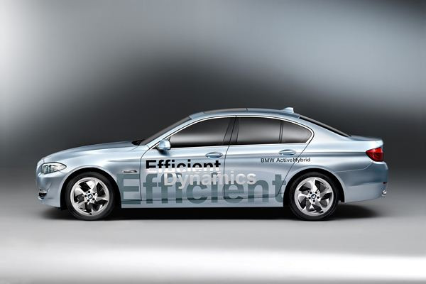 BMW dévoile un concept de Série 5 hybride à Genève