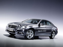 Mercedes présente la E 300 BlueTEC HYBRID