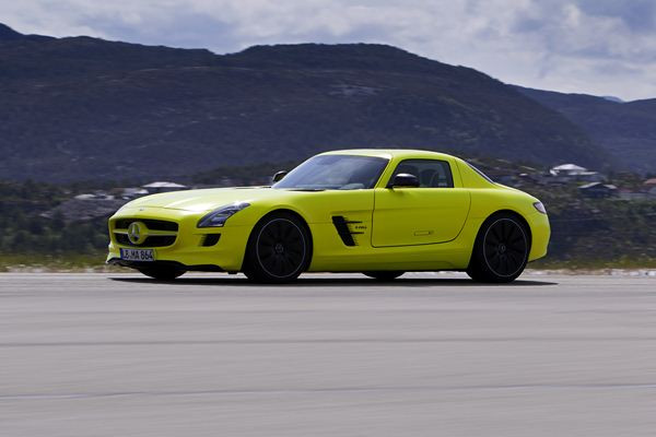 Mercedes développe un prototype électrique de voiture ultra sportive