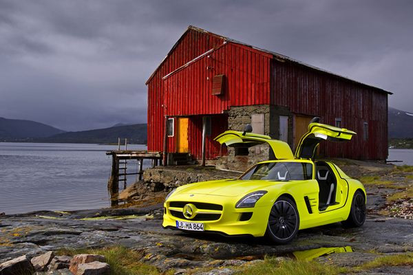 Mercedes développe un prototype électrique de voiture ultra sportive