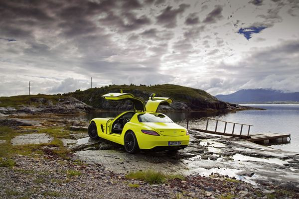 Mercedes développe un prototype électrique de voiture ultra sportive