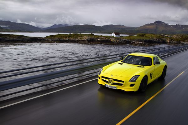 Mercedes développe un prototype électrique de voiture ultra sportive