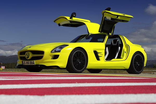 Mercedes développe un prototype électrique de voiture ultra sportive