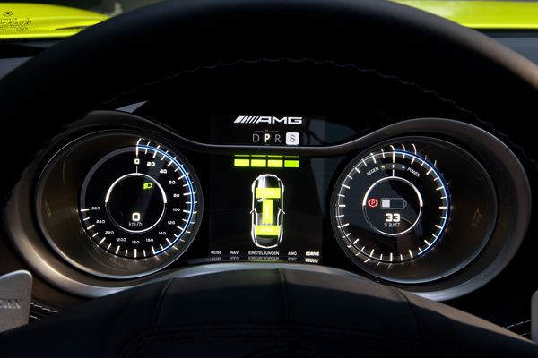 Mercedes développe un prototype électrique de voiture ultra sportive