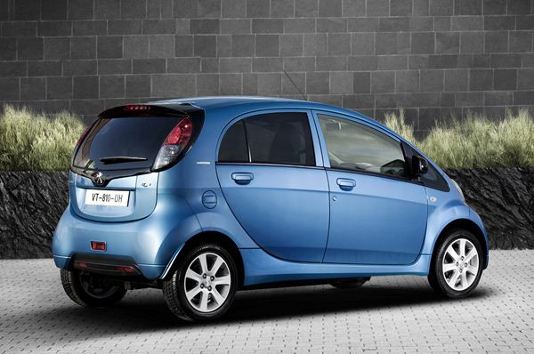 Peugeot lance la iOn électrique