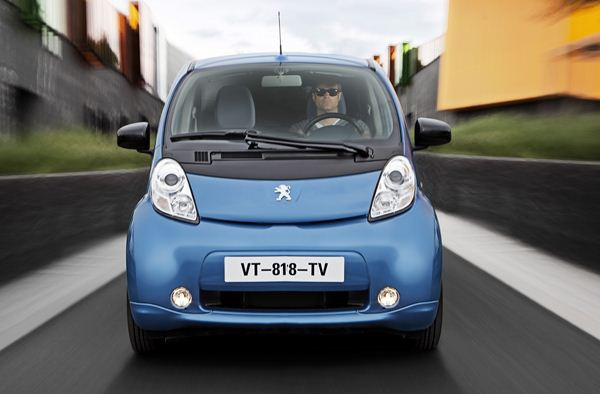 Peugeot lance la iOn électrique