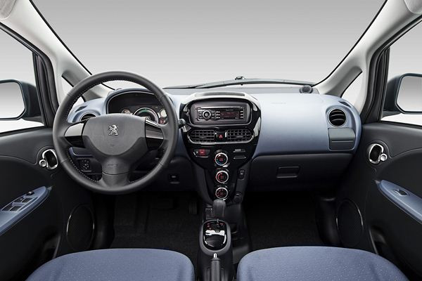Peugeot lance la iOn électrique